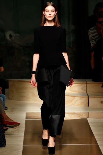 Look 32